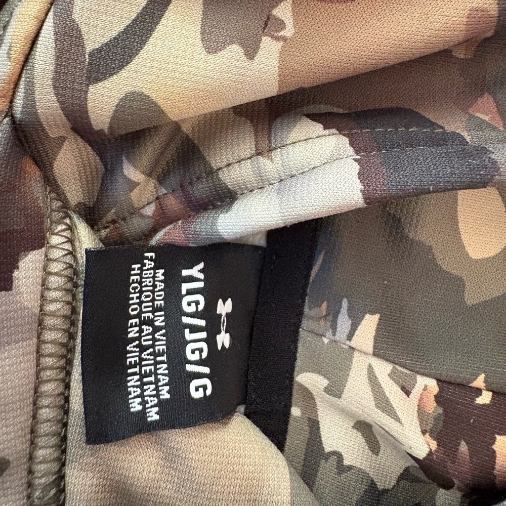 Boys Under Armour Camo Hoodie (Large) - Picture 2 of 5